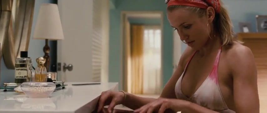 Bra Hot celebrity Cameron Diaz Sexy - In Her Shoes (2005) Office Fuck