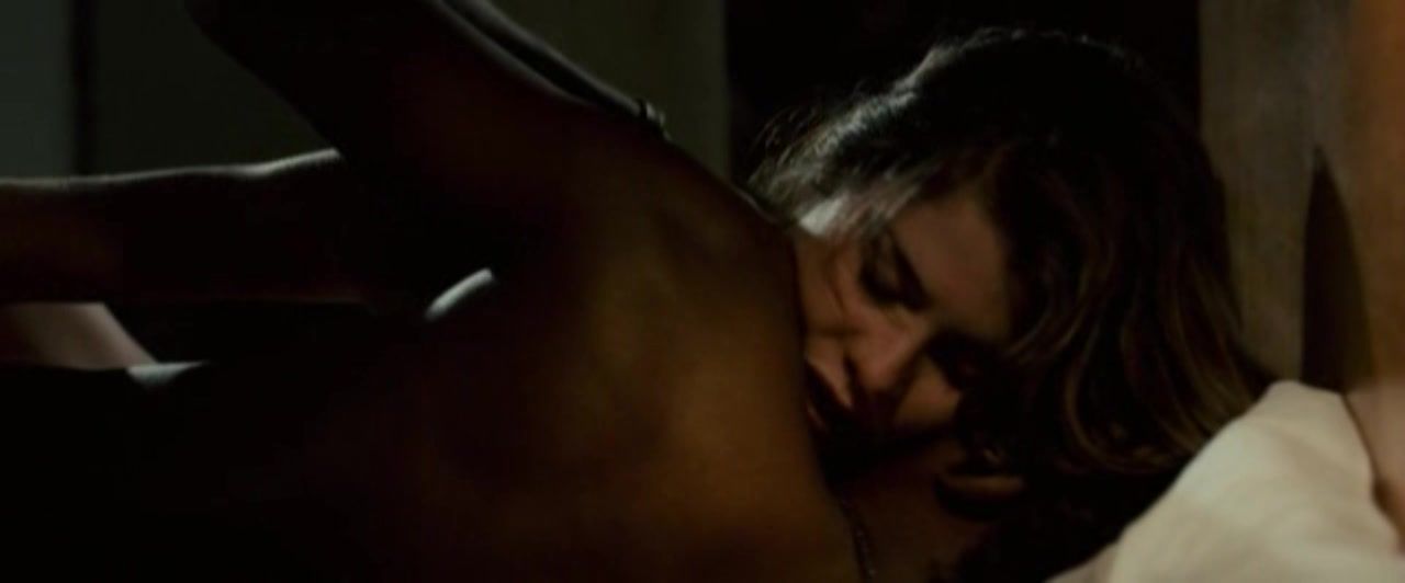 Gay Cumshot Sexy Alinne Moraes nude - O Vendedor de Passados (2015) Pegging - 2