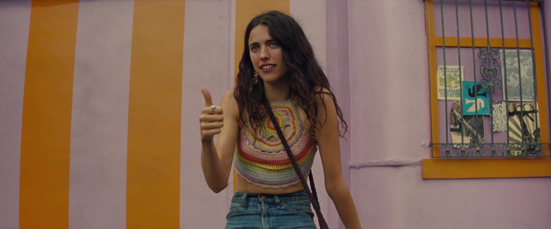 Striptease Sexy Dakota Fanning, Margaret Qualley naked- Once Upon A Time In Hollywood (2019) Salope