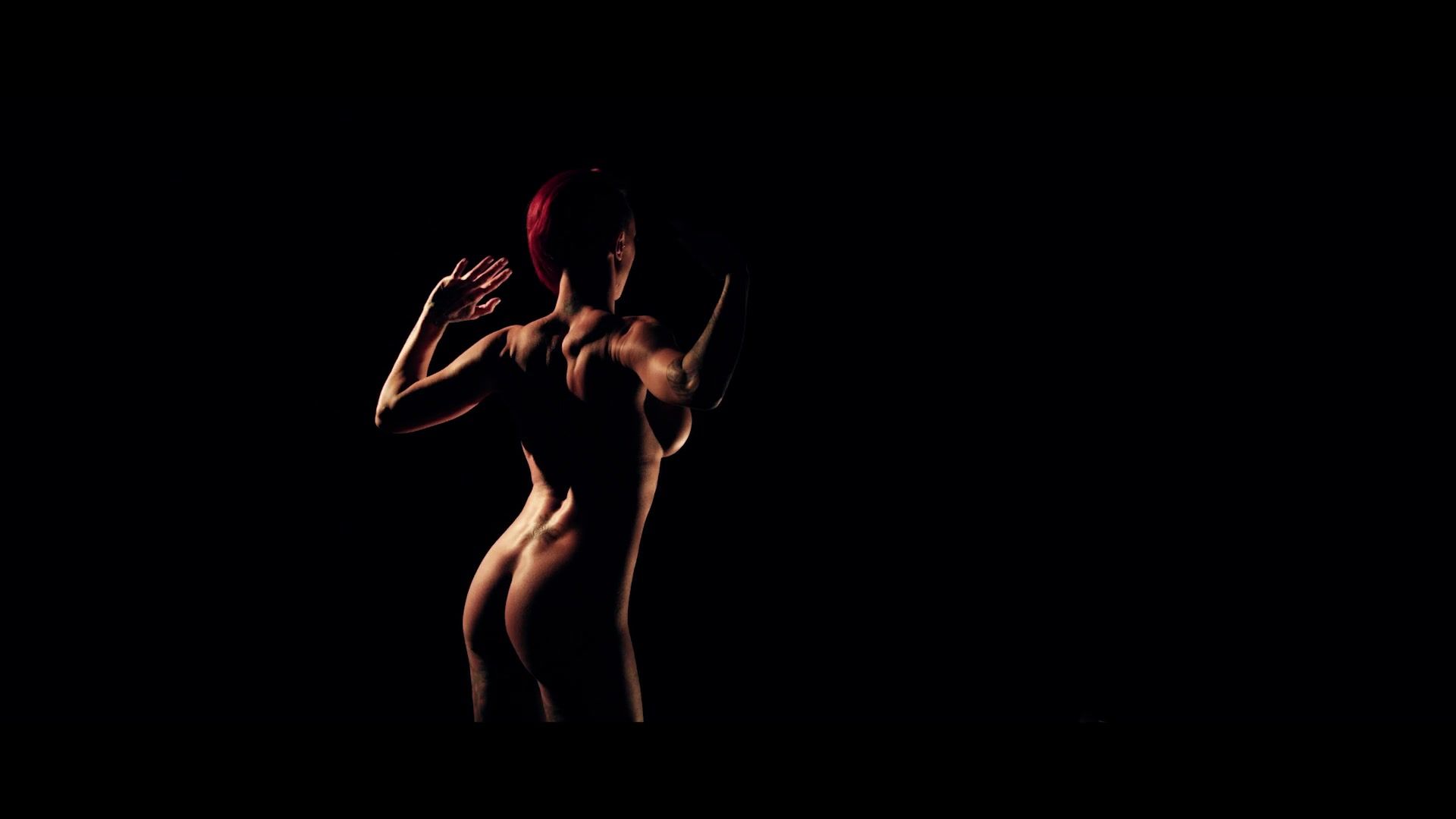 xPee Black Back - Nude Martine Defloration