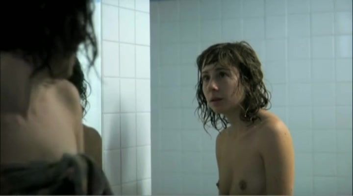 Gay Domination Topless Charlotte Corman, Cylia Malki - La menagerie de Betty (2009) Desnuda