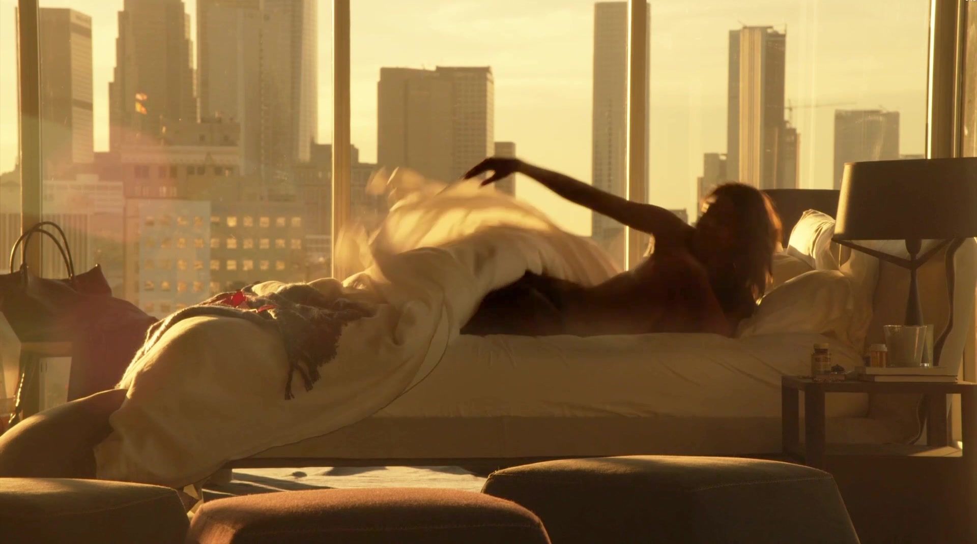 CzechTaxi Nude Gabrielle Union - L.A.'s Finest s01 (2019) Hispanic - 1