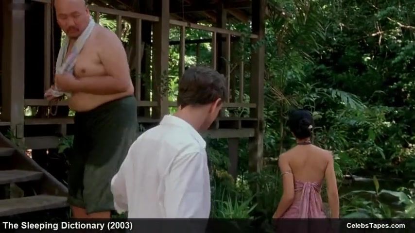 Girlfriends emily mortimer & jessica alba nude and hot sex scene in movie Lesbiansex - 1