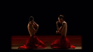 Twerking Naked Asian - Art Performance Plug