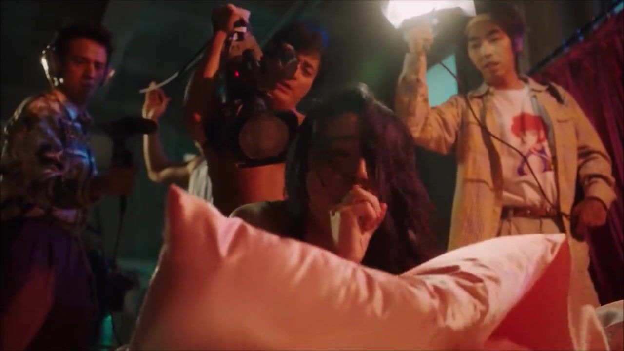Girls Fucking Asian XXX Scene Netflix the Naked Director (2019) - Season 1 (SEX Video Collection) Carro - 1