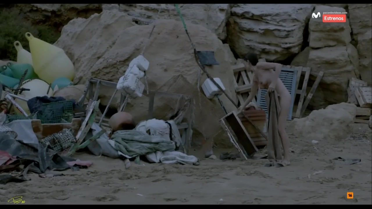 Pareja Nude Scene Spanish Actress Elena Anaya Totally Naked in the Beach in a Movie Beach