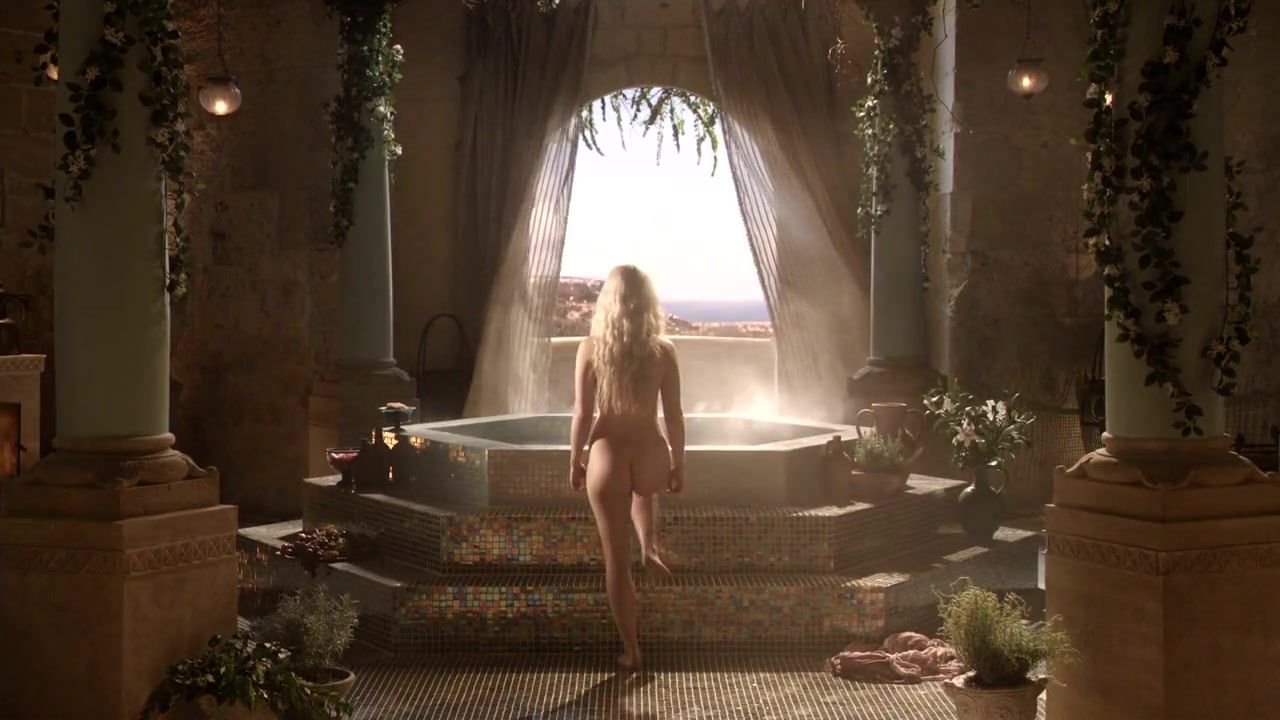 Gay Bukkakeboy Naked Emilia Clarke: Game of Thrones (Nude-Sex-Hot Scenes) Live