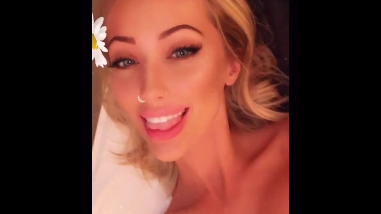Pete Real Sex Video Australian Model Sells Nudes to Stop Fires Eat - 2