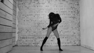 videox Naked on Stage - Alice Turnbull - Club Version Femdom Porn