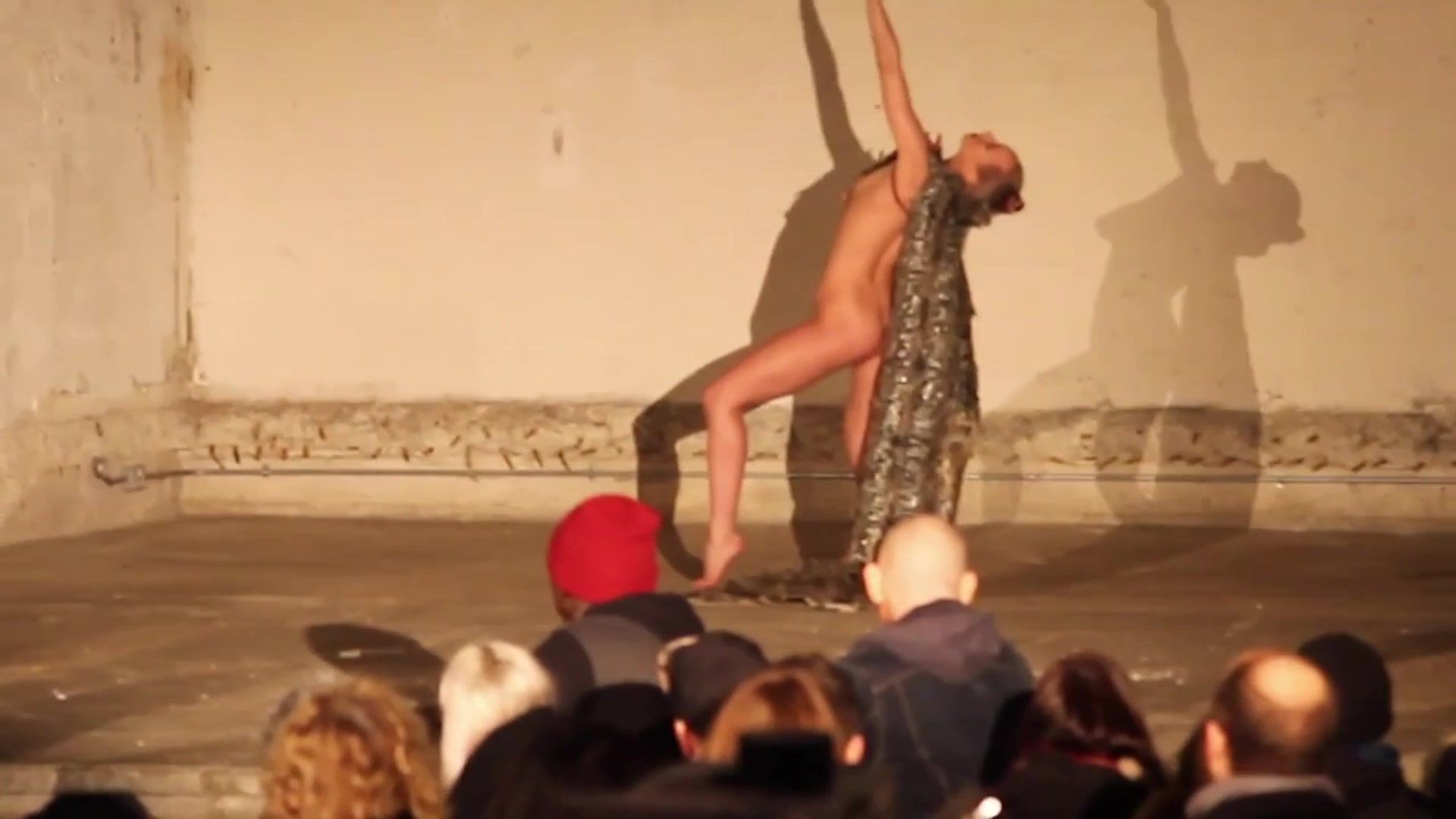 Joven Naked on Stage - Celine Girardeau - Improvisation Hot Fucking - 1