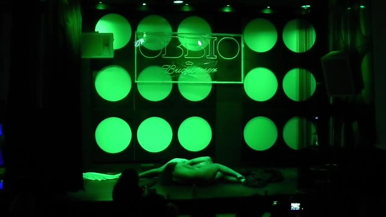Spreadeagle Naked on Stage - Erotic Scenes -Larissa Marques Culazo