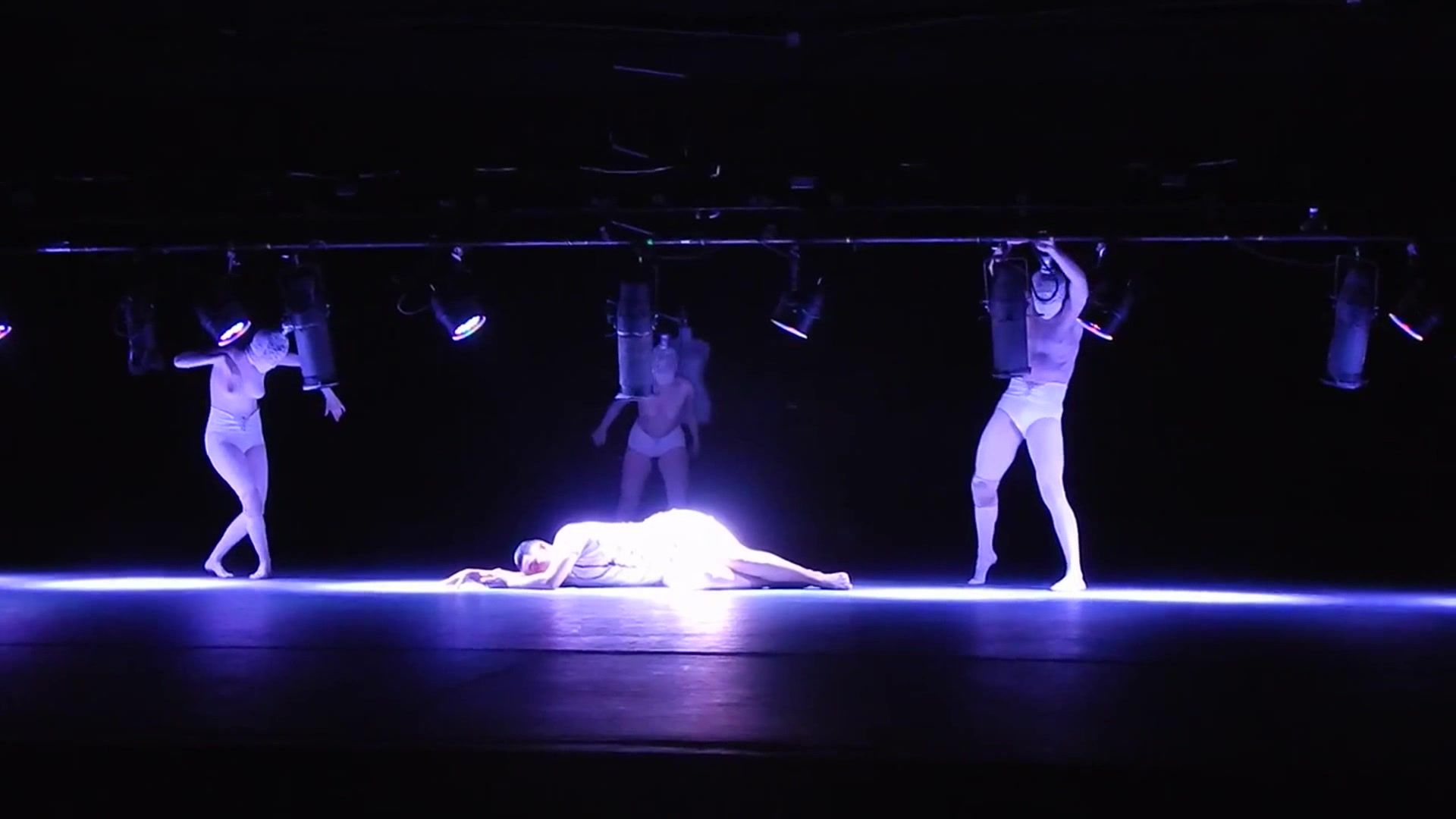 Bersek Naked on Stage - Magdalena Radlowska Art PARTE TurboBit