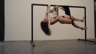 Her Naked on Stage Art Performance - Katiana Suspendid Sarah Vandella