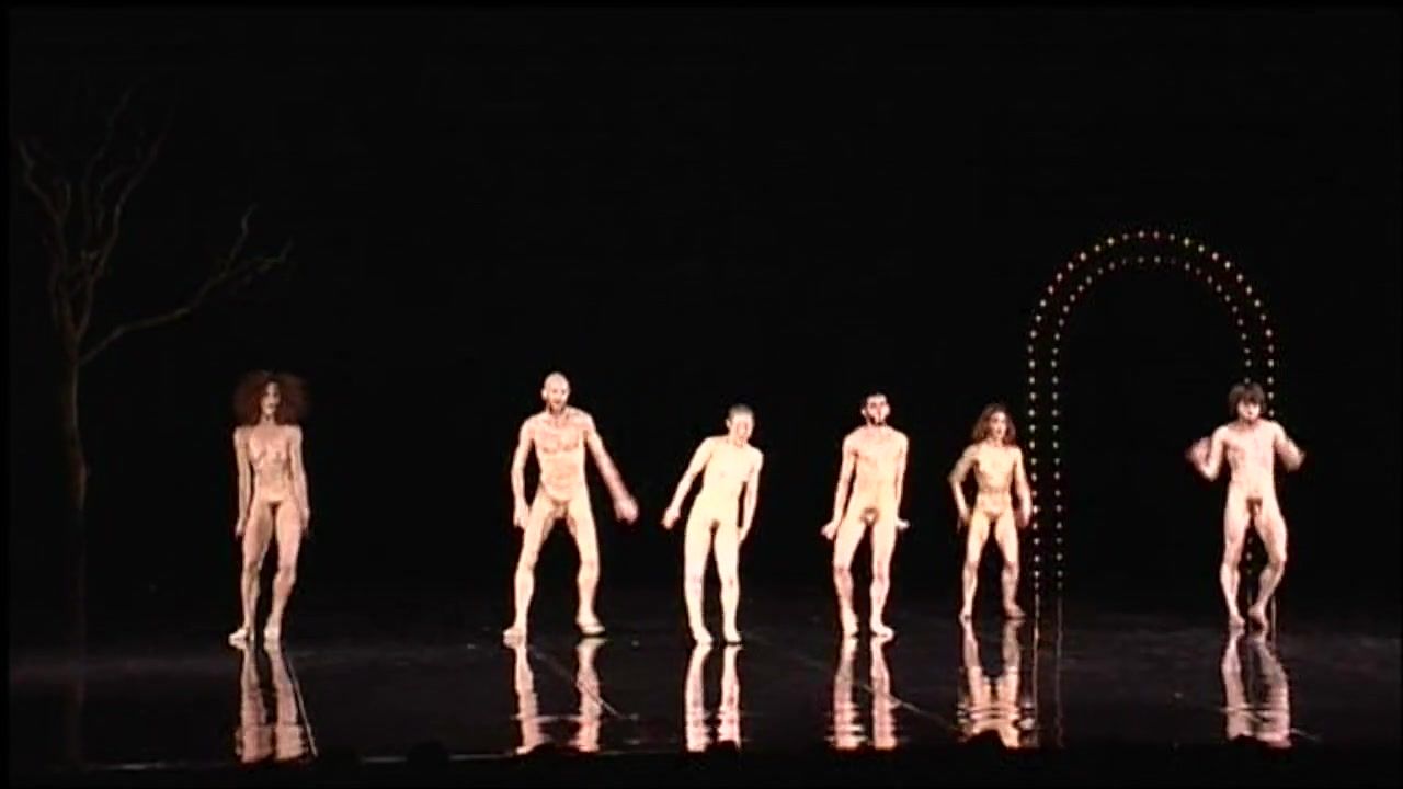 Pururin Naked on Stage - Performance Theatre Wiizl