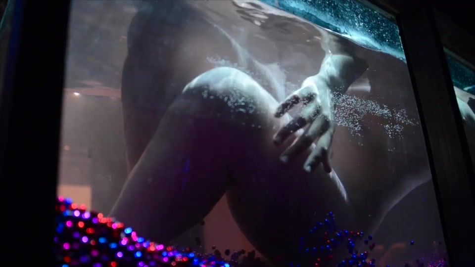 Sarah Vandella Naked on Stage - Burn (Nude Performance) TubeMales