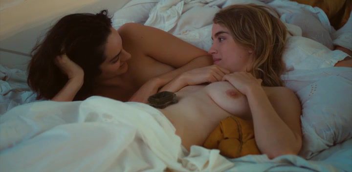 Collar Nude Adele Haenel, Noemie Merlant - Portrait de la jeune fille en feu (2019) PornHubLive - 1