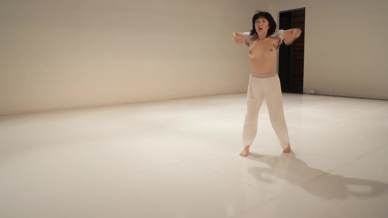 Transex Nude Asian Theatre-10 Fisting