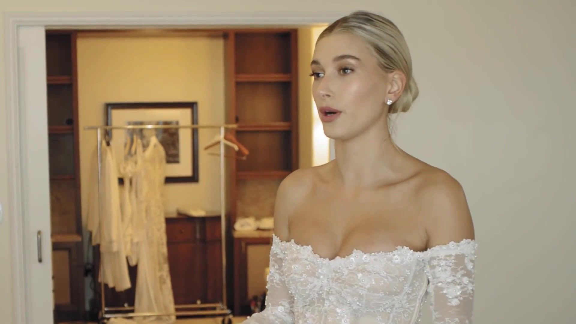 Casa Nude Hailey Baldwin - Wedding Dress Fitting (2019) Spoon