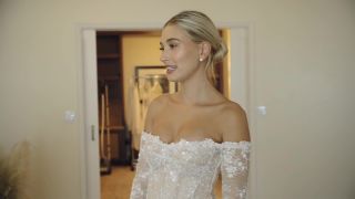 Deutsch Nude Hailey Baldwin - Wedding Dress Fitting (2019)...