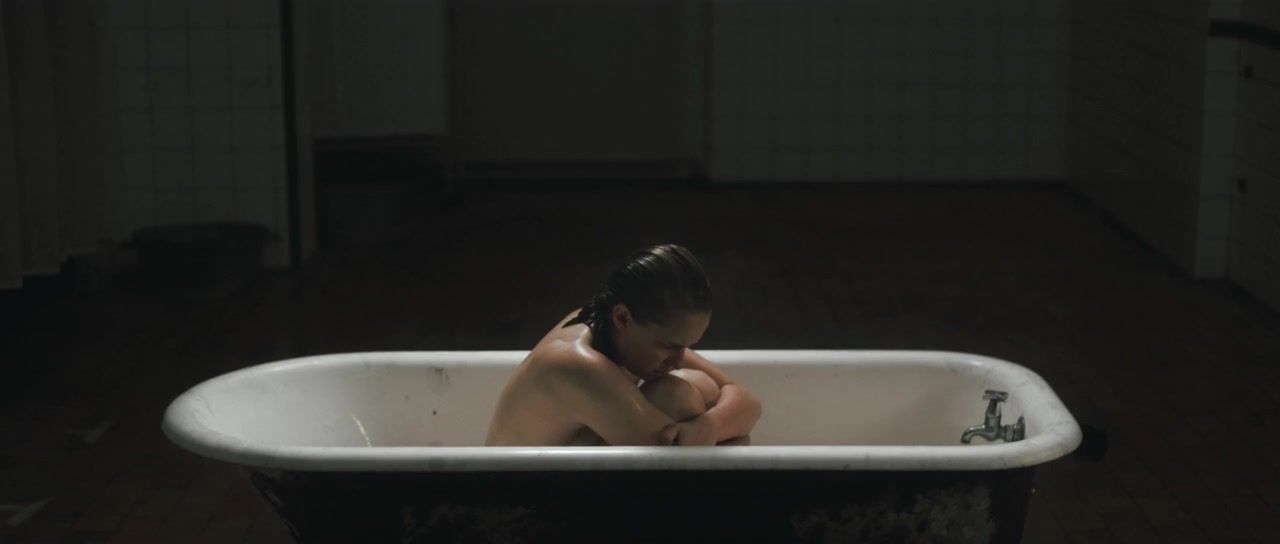 French Nude Karoline Brygmann - De lystsyge (2019) Banheiro