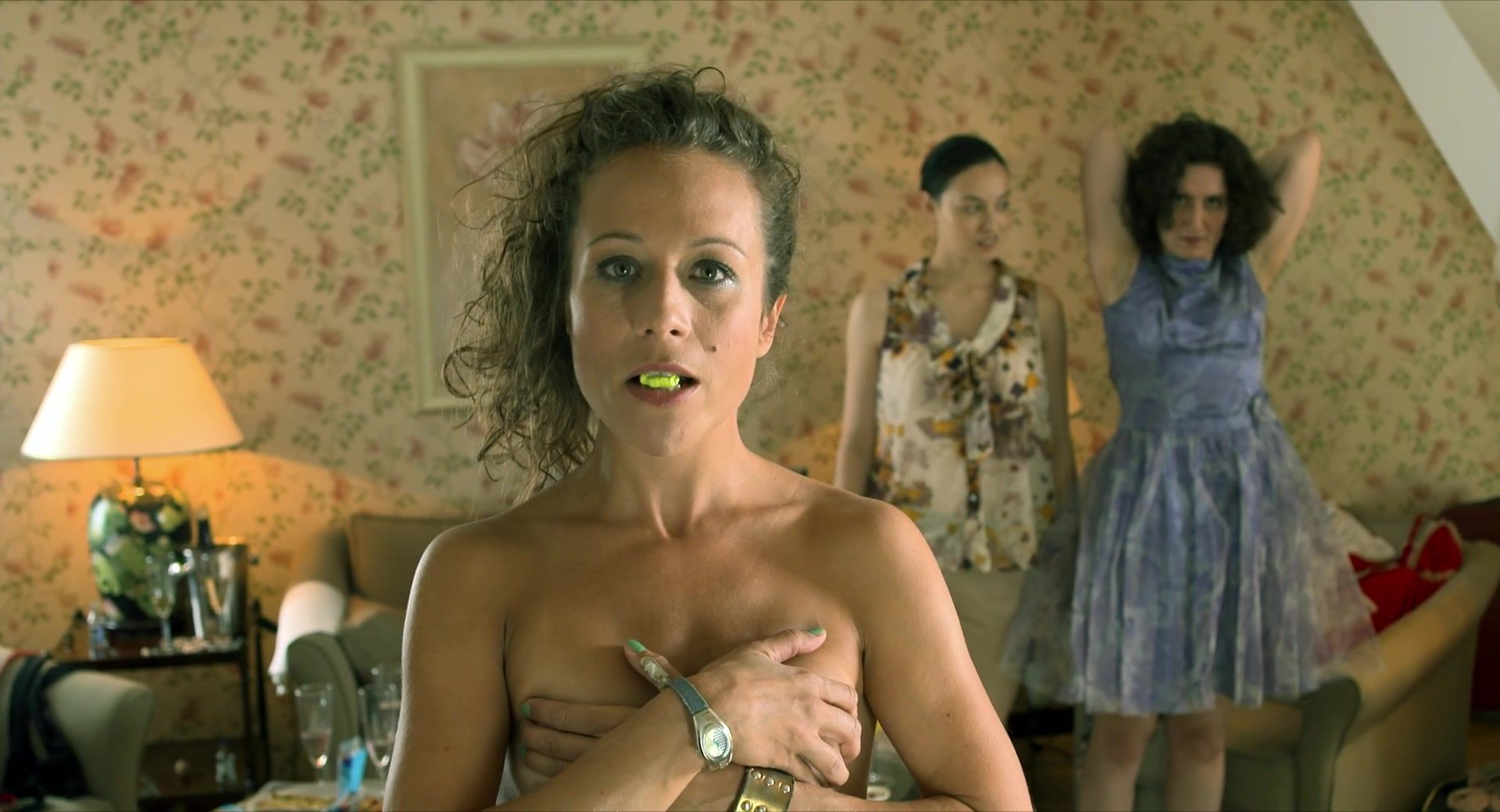 Teenager Nackte Lucrezia Phantazia, Janina Sachau, Lisa Bitter – Das Hochzeitsvideo (2012) 21Naturals