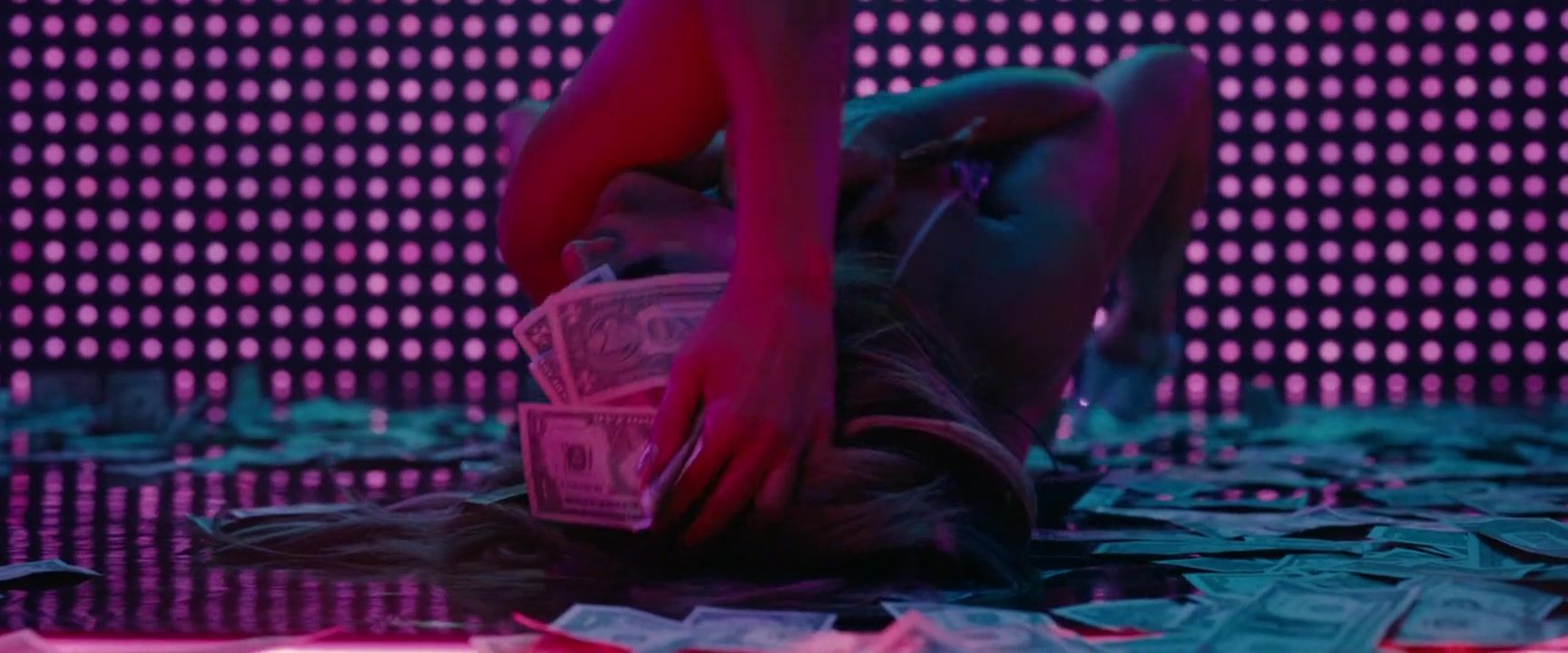 Close Up Jennifer Lopez sexy strip - Hustlers (2019) Hollywood movie scene Trimmed - 1