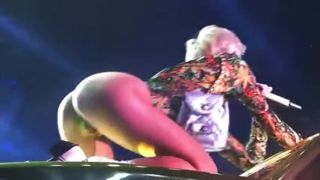 Super Hot Porn Miley Cyrus - Hot Sexy on Stage Titjob