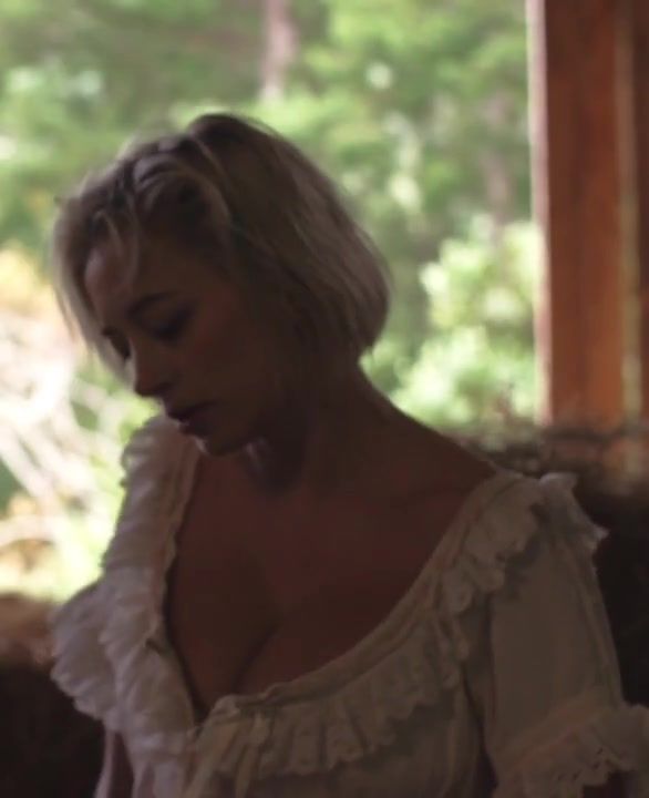 Eating Sexy Caroline Vreeland (big breasts) in Red Handed (2019) 18xxx