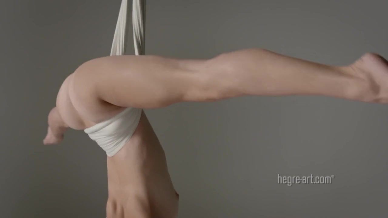 YesPornPlease Acrobatic Naked Art Yoga Nut