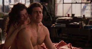 Hardsex Anne Hathaway from Love And Other Drugs comes naked and sexy playsexygame