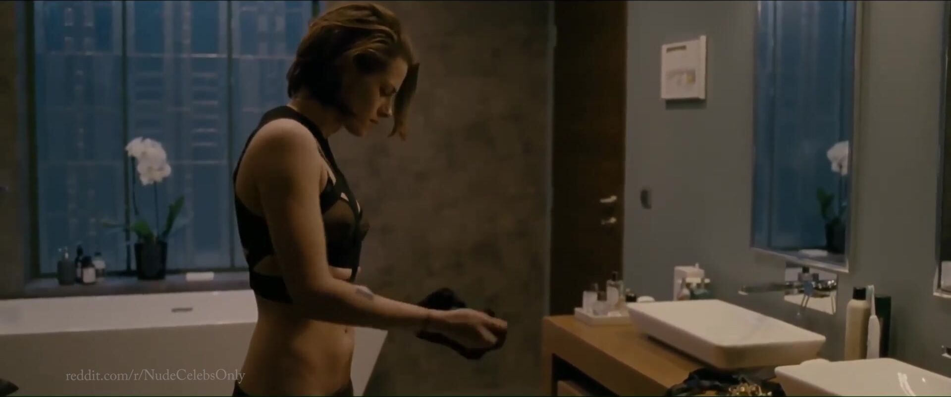 Imlive Celebs video HD compilation of hot movie star Kristen Stewart starring in the nude Blow