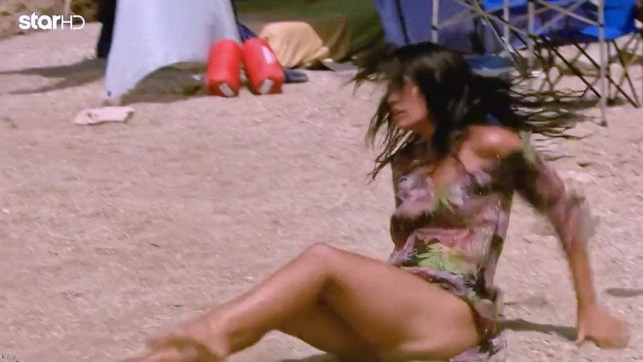 TubeZaur Maria Korinthiou has straight and lesbian sex scenes in Greek movie Deep end (2008) Royal-Cash - 1