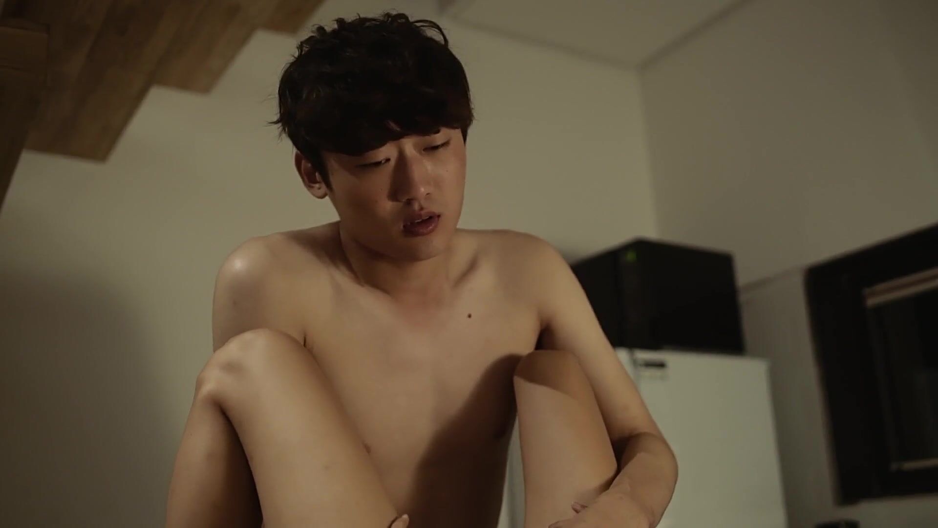 Cumshot Now it's boy's turn to give cunnilingus in Korean movie Young Mother 4 (2016) GamesRevenue - 1