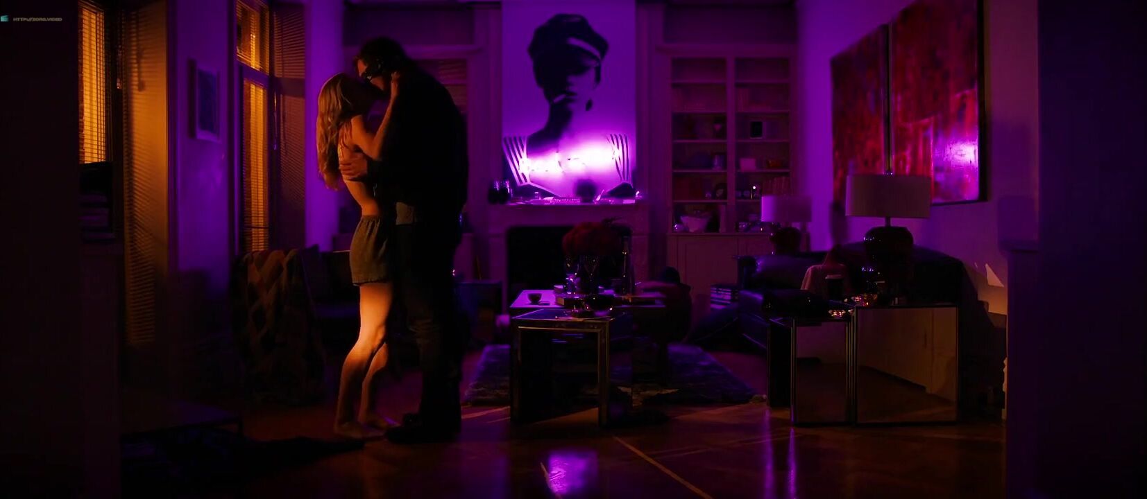 GayLoads Hot British brunette Emily Ratajkowski and blonde Natalie Dormer in Darkness (2018) Flash - 1