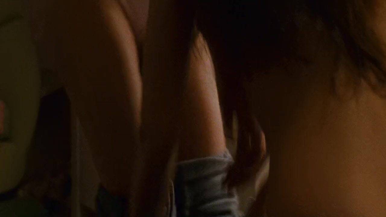 Food Mila Kunis and Natalie Portman fuck in the bedroom in drama movie Black Swan (2010) Hottie