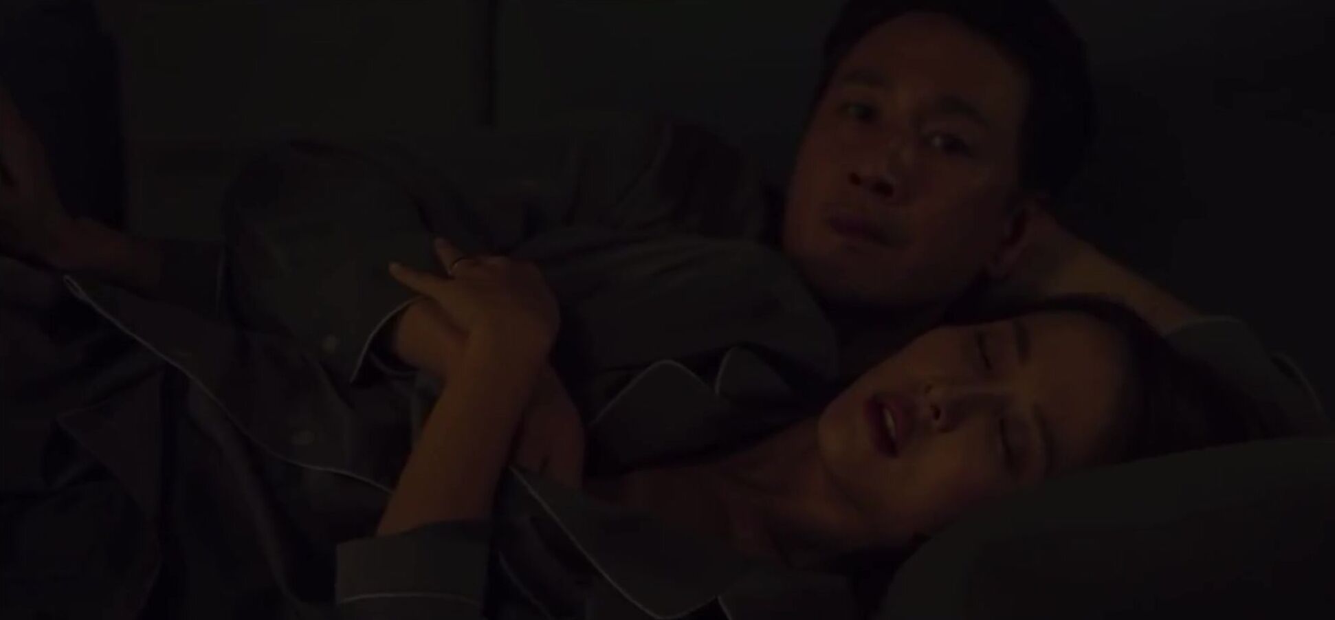 Indo Korean movie Parasite mutual masturbation explicit moment with Jo Yeo-jeong Ava Devine