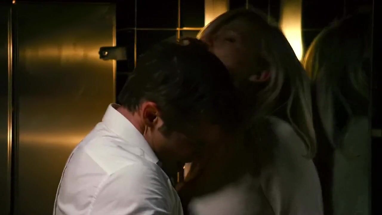 Mamada Kirsten Dunst is nailed and changing in Bachelorette Hollywood sex scene (2012) Art - 1