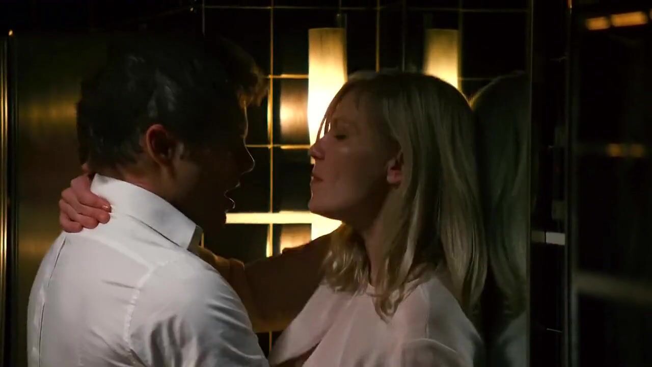Pay Kirsten Dunst is nailed and changing in Bachelorette Hollywood sex scene (2012) BaDoinkVR