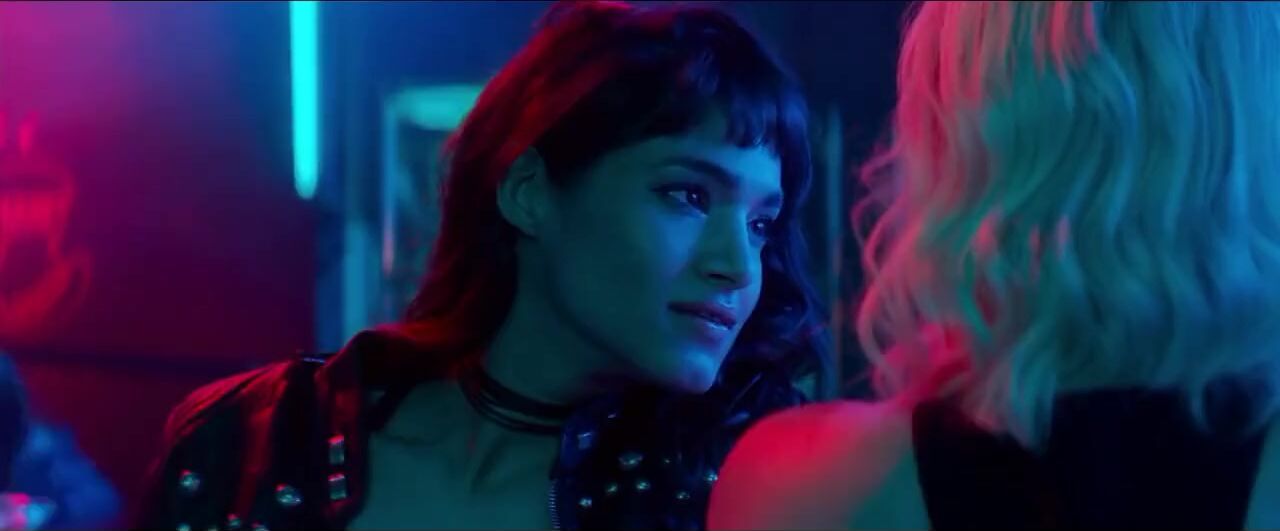 19yo Sofia Boutella and Charlize Theron in lesbian sex scene from Atomic Blonde (2017) Rope - 1