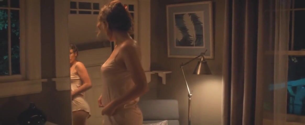 Amature Allure Hot sex scenes of mature Jennifer Lopez and teen Lexi Atkins from The Boy Next Door (2015) Stroking