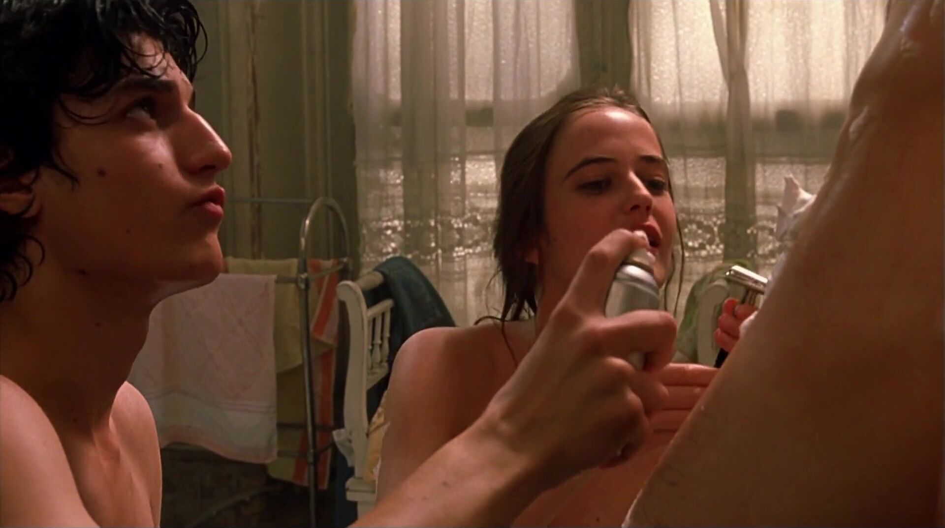 Chilena Eva Green and loved man coerce innocent companion into banging in The Dreamer (2003) Amateur Porno - 1