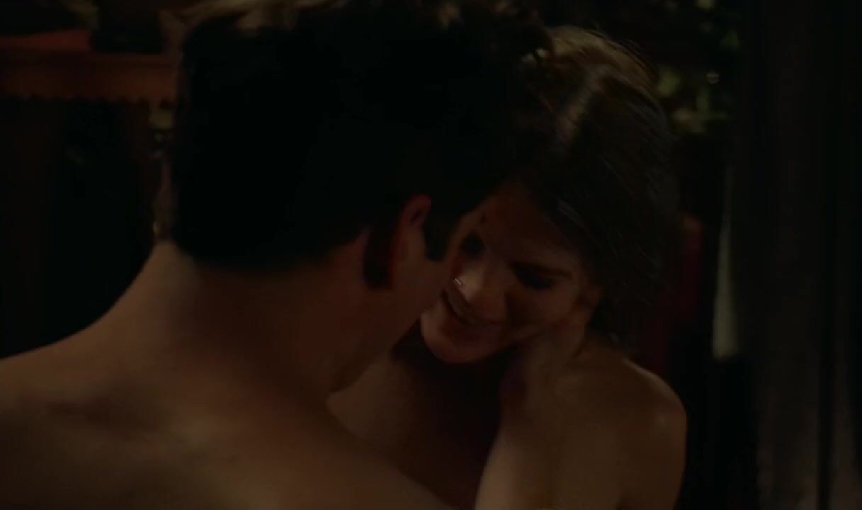 Tiny Titties Explicit HD moments of sex with Emma Greenwell from TV series Shameless S05E03 (2015) HClips - 1