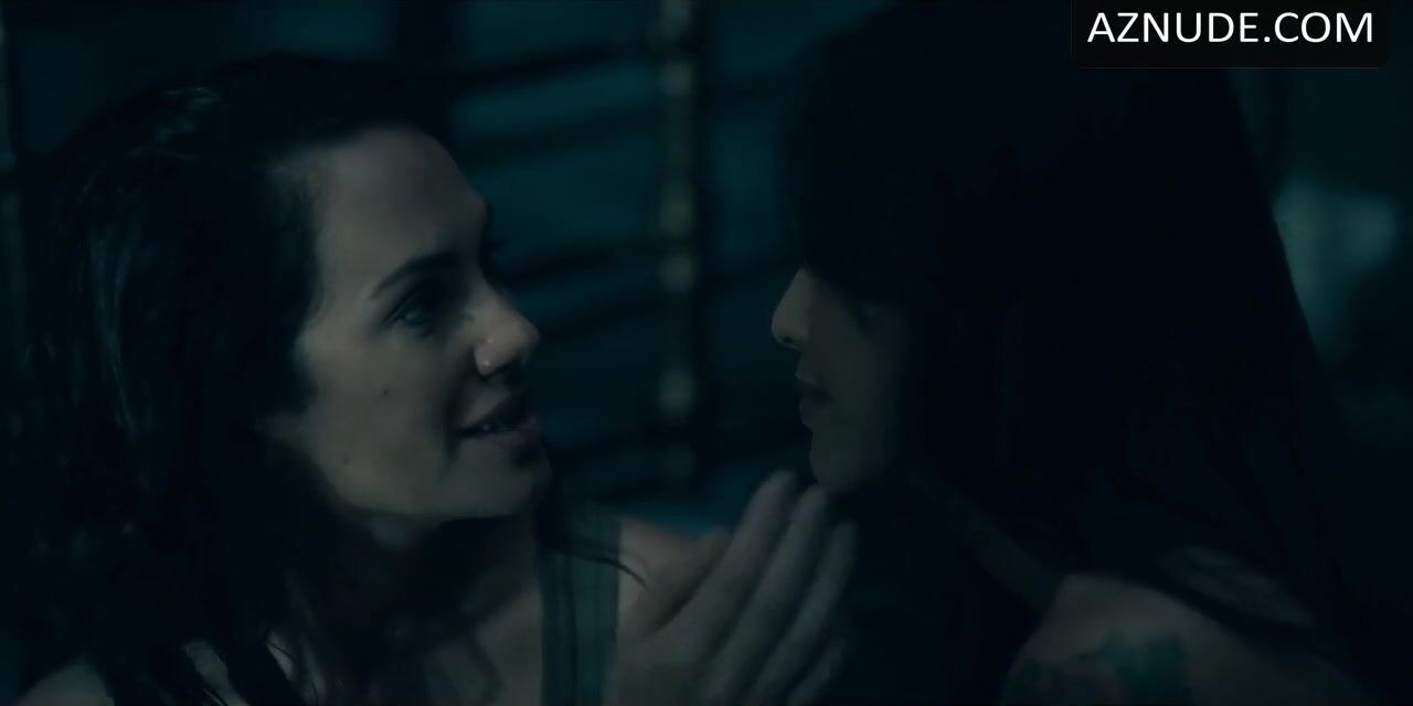 Long Hair Twosome lesbian sex scene of Asian Levy Tran and Kate Siegel in The Haunting of Hill House XLXX - 1