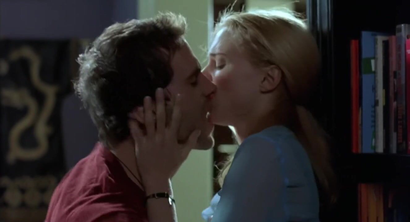 Amature Heather Graham is hot that man bonks her in several sex excerpts from drama movie Chileno - 2