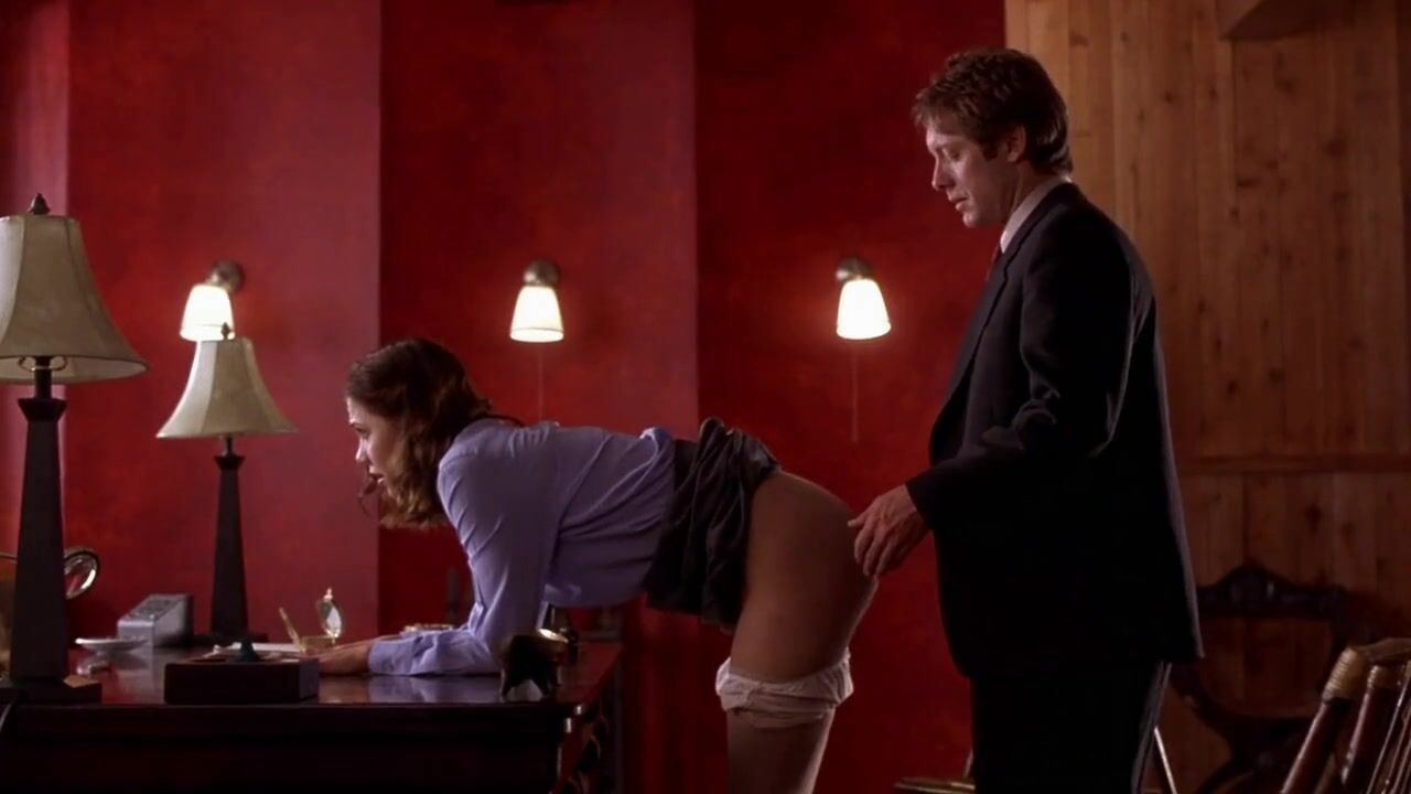 Fapdu TV show Secretary sex scenes of Maggie Gyllenhaal being spanked and masturbating Exibicionismo