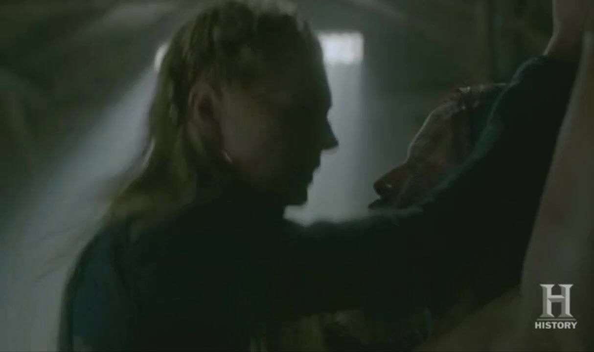 Sesso Katheryn Winnick from TV series Vikings gets on top of guy and rides him till she cums Blowjob