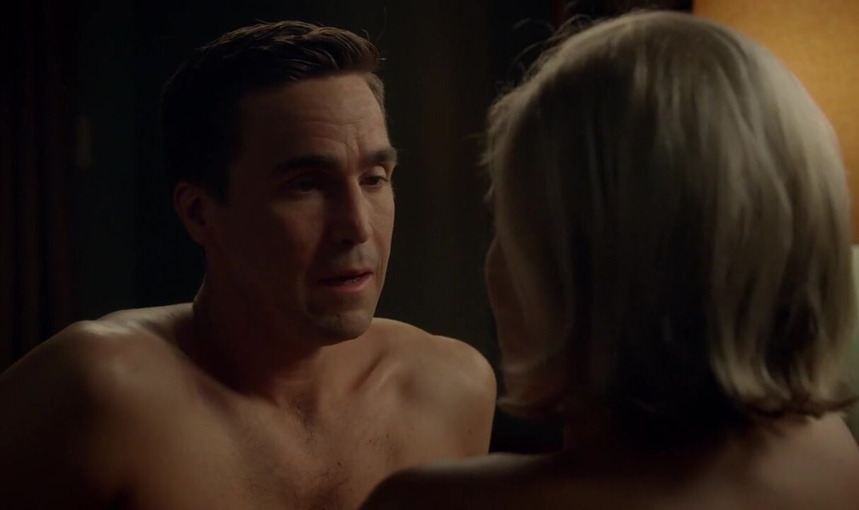 Old Helene Yorke spends time together with man in TV series Masters of Sex: S03 E07 (2015) Vip - 1