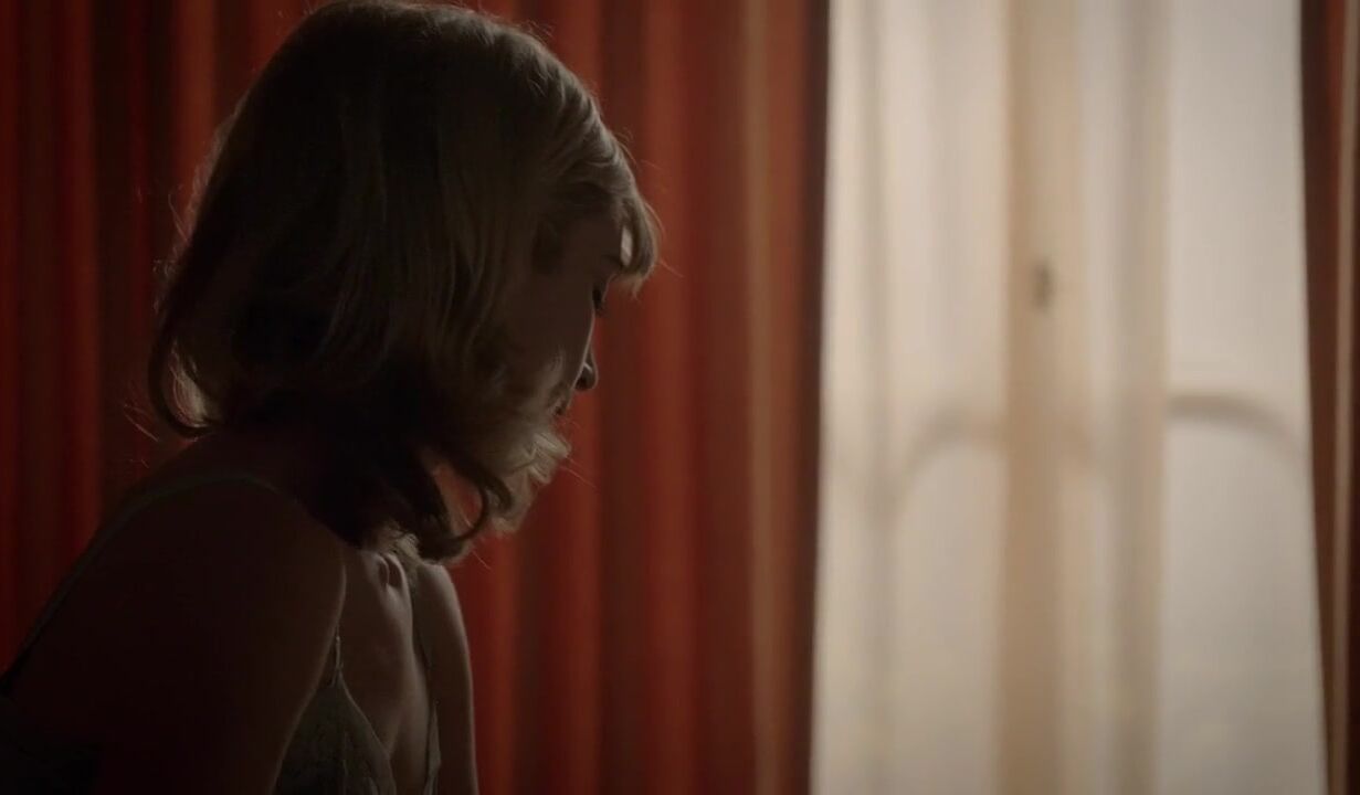 Party Caitlin FitzGerald gets it on and makes man cum in no time in Masters of Sex S03E08 (2015) Blow Job - 1