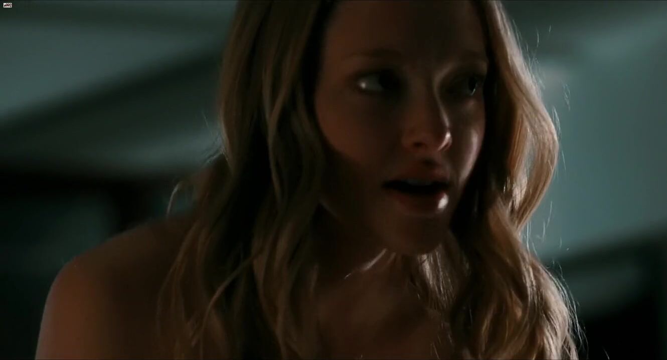 Gaysex Amanda Seyfried isn't an innocent girl anymore and rides the cock in Chloe (2009) AbellaList