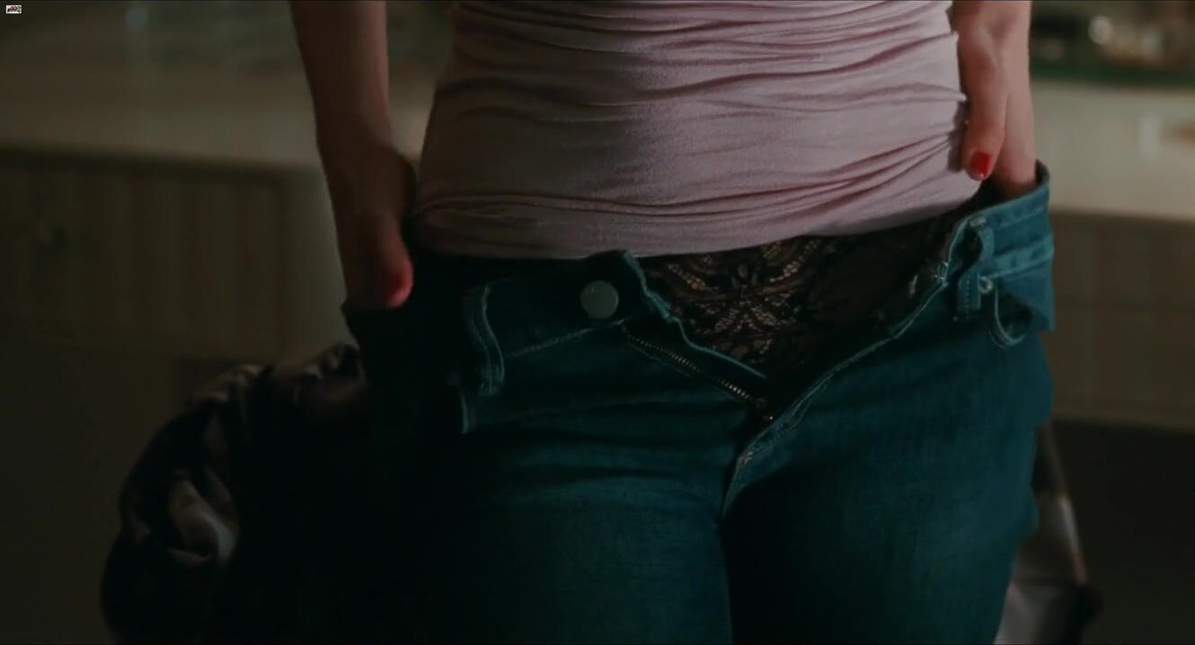 Masterbate Amanda Seyfried isn't an innocent girl anymore and rides the cock in Chloe (2009) Lez Hardcore - 1
